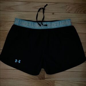 Under Armour Women's Black Shorts size s/m